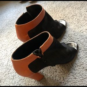 Chloe open toe black brown calf skin booties 37